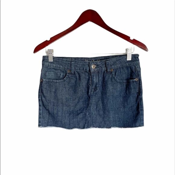 Zoo York Dark Denim Mini Skirt Size 7 - Picture 1 of 6